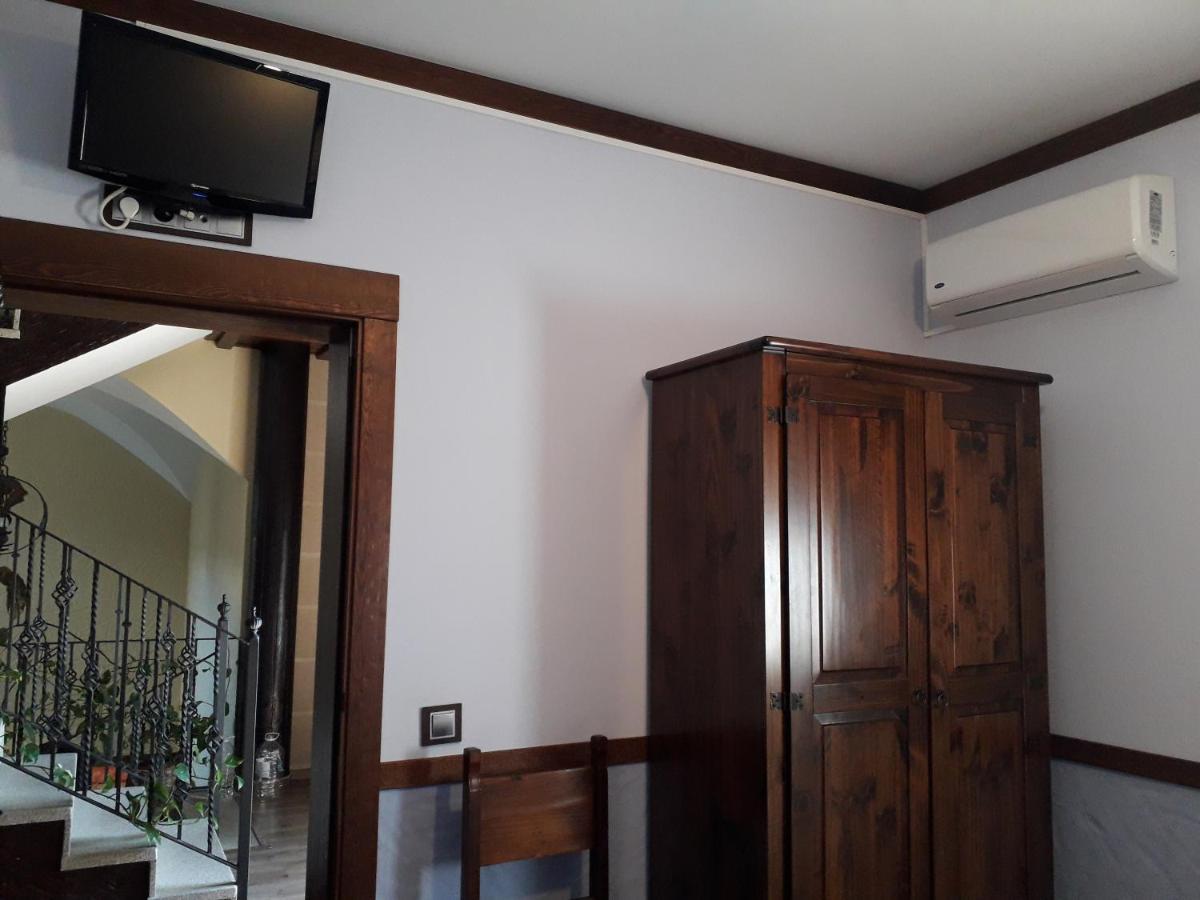 Pensjonat Via Caparra Superior Oliva de Plasencia Zewnętrze zdjęcie